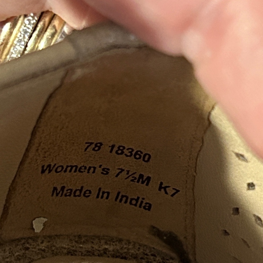 Johnston & Murphy Metallic Gold Flats - Picture 4 of 7